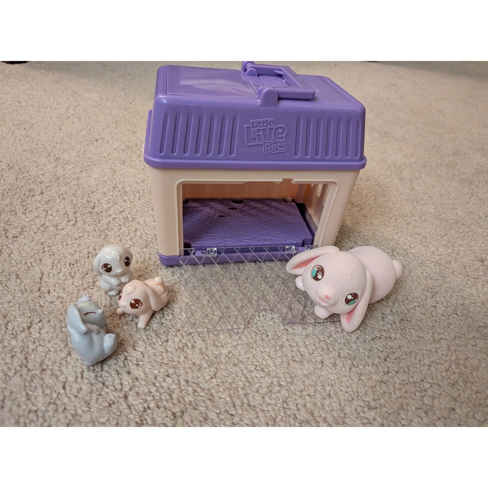 Little Live Pets Lil' Mouse House Pet Carrier Toy Set with 4 Bunnies